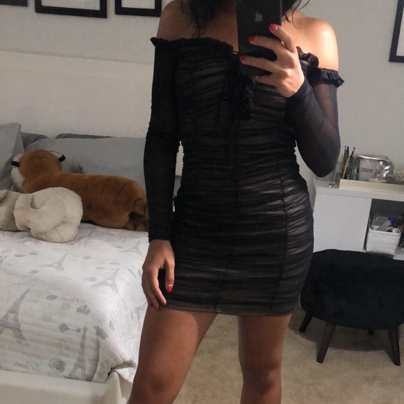 Fashion Nova Dresses & Skirts - Sexy off the shoulder mini dress